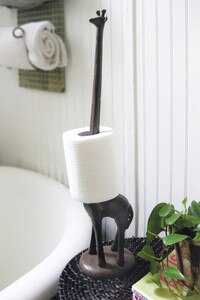 giraffe paper towel holder