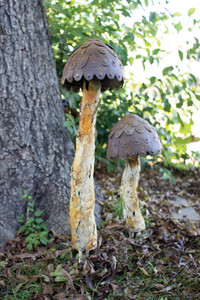 Set of 2 Metal Mushrooms Yard Stakes