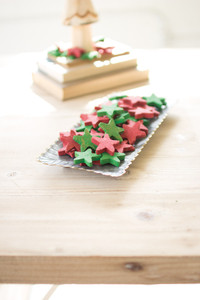 RED AND GREEN CLAY STARS